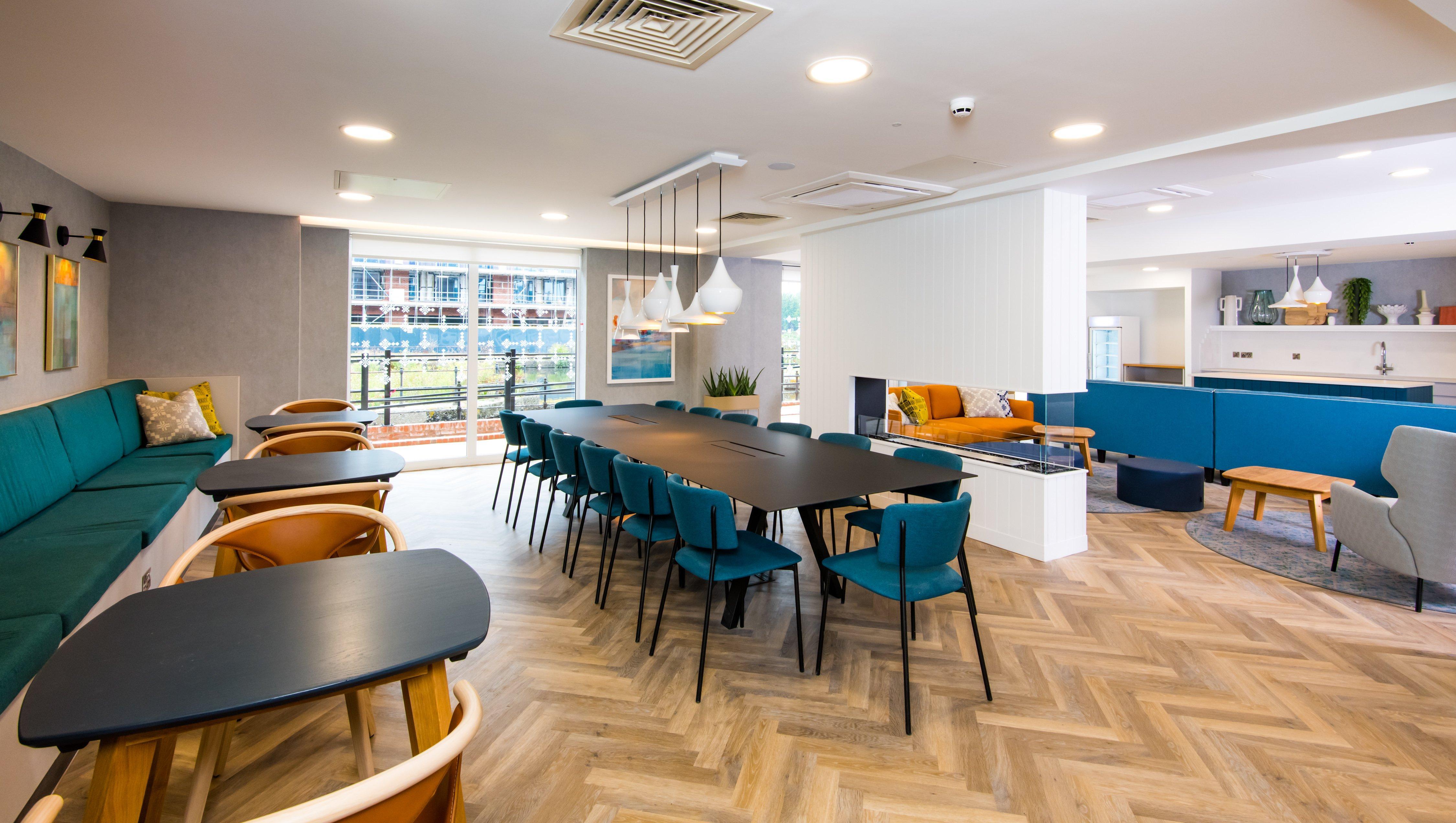 Staybridge Suites Cardiff Exterior foto
